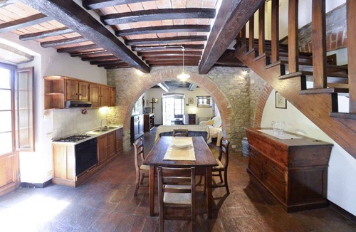 San Pietro a Cegliolo Apartment | Holiday apartment with outdoor pool and WiFi