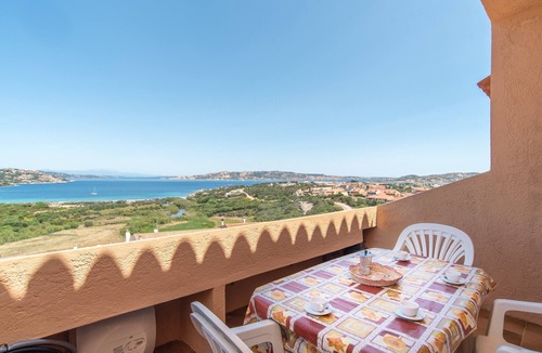 Palau Apartment | Holiday Apartment with Sea View and Terrace Steps from Palau Center