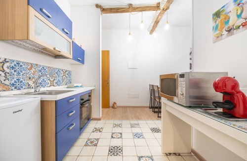 Cagliari House | Holiday Home 'Alla Marina' with Balcony, Wi-Fi and Air Conditioning
