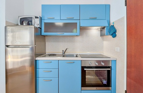 Olbia Apartment | Holiday Home 'Casa Vacanza Olbia Mare' with Sea View, Shared Garden and Air Conditioning