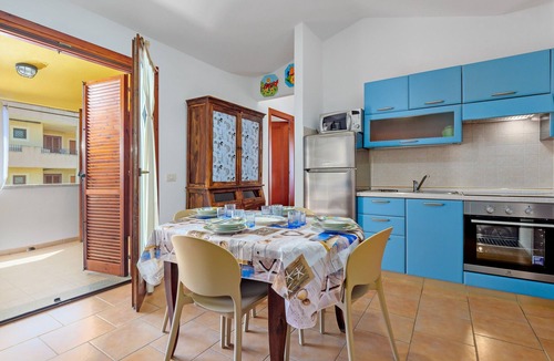 Olbia Apartment | Holiday Home 'Casa Vacanza Olbia Mare' with Sea View, Shared Garden and Air Conditioning