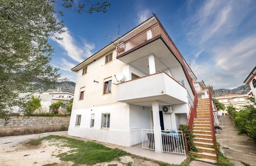 Cala Gonone House | Holiday Home "Casa Via del Cisto" with Terrace & Wi-Fi