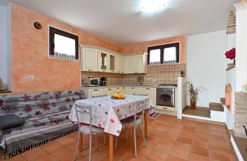Bari Sardo House | Holiday Home 'Con Aria Condizionata' with Mountain View and Air Conditioning