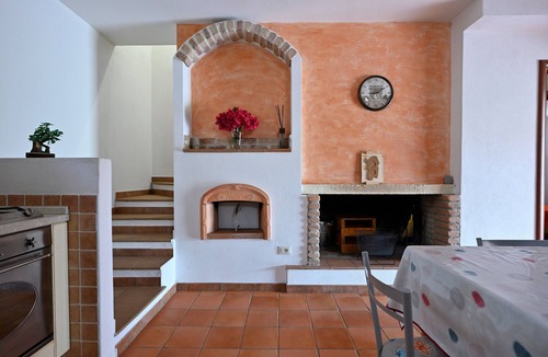 Bari Sardo House | Holiday Home 'Con Aria Condizionata' with Mountain View and Air Conditioning