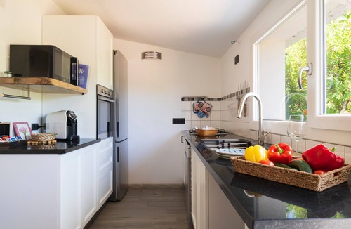 Tertenia House | Holiday Home 'Dammar' with Mountain View, Wi-Fi and Air Conditioning