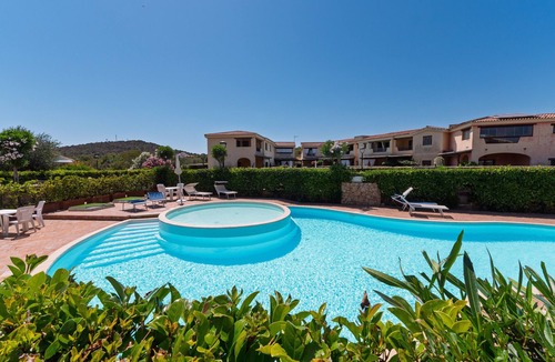 Murta Maria House | Holiday Home 'Dattero' with Mountain View, Pool, Terrace & Air Conditioning