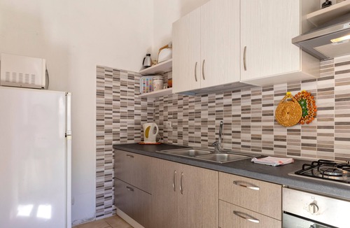 Paduledda House | Holiday Home "Fantastico Quadrilocale Vista Mare" with Sea View