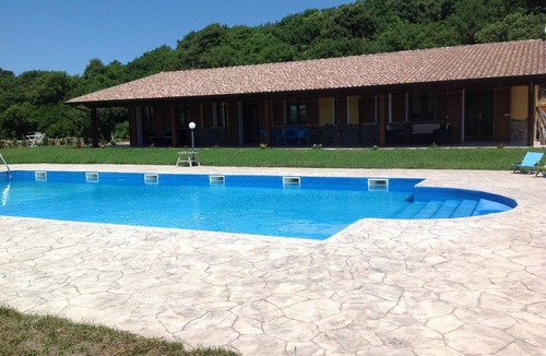 Nulvi House | Holiday Home 'Farm Holiday Sa Raighina - Right' with Shared Pool, Wi-Fi and Air Conditioning