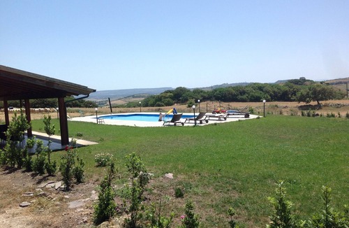 Nulvi House | Holiday Home 'Farm Holiday Sa Raighina - Right' with Shared Pool, Wi-Fi and Air Conditioning