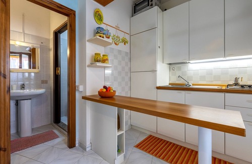 Lu Bagnu House | Holiday Home 'Gaia' with Private Terrace and Balcony