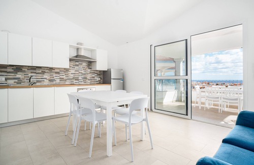 Siniscola House | Holiday Home 'Girasole' with Sea View, Private Terrace & Air Conditioning