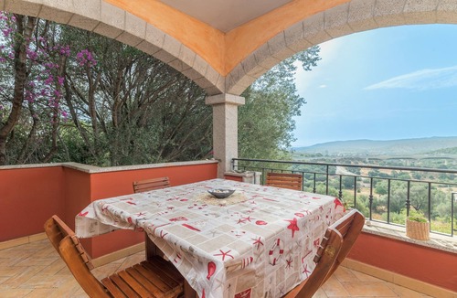 San Teodoro House | Holiday Home “Home Residence Barbara” with Garden & Balcony