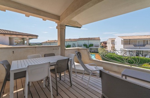 Palau House | Holiday Home 'Il Gabbiano Royal Luxury' with Pool View, Wi-Fi & Air Conditioning
