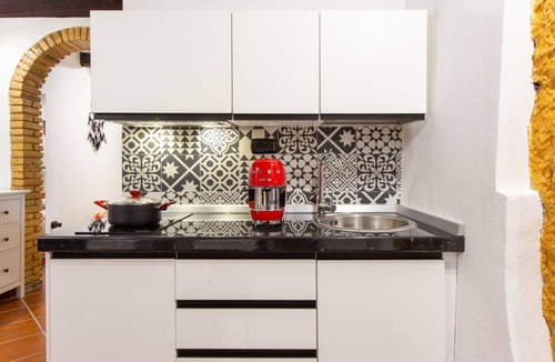 Historic Castle District Apartment | Holiday Home Il Portagioie