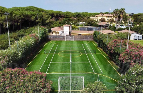Arborea House | Holiday Home in Arborea with Pools & Spa