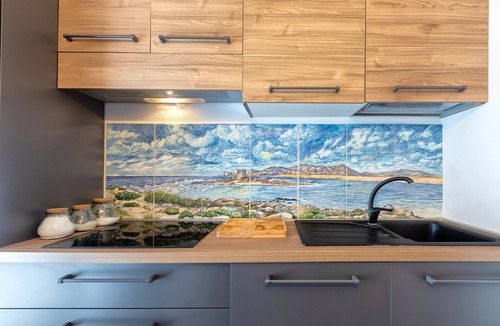 Stintino House | Holiday Home 'Jacuzzi' with Sea View, Wi-Fi and Air Conditioning