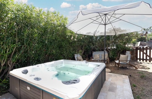 Stintino House | Holiday Home 'Jacuzzi' with Sea View, Wi-Fi and Air Conditioning