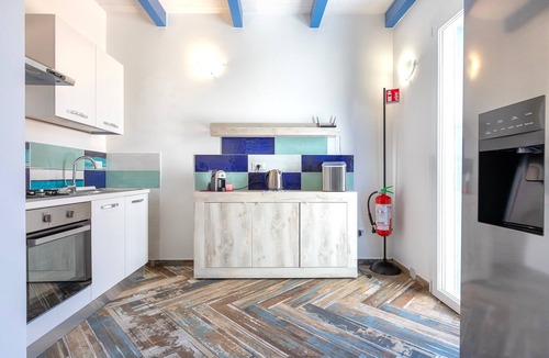 Valledoria House | Holiday Home 'Jolanda-Valledoria' with Sea View, Wi-Fi and Air Conditioning