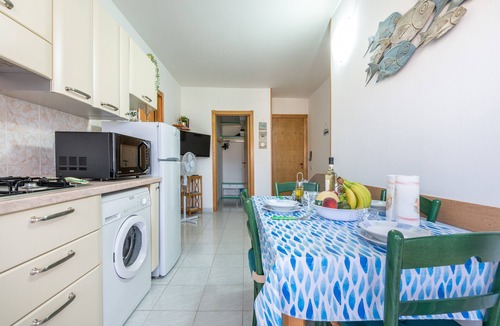 Villasimius House | Holiday Home 'L'Acquario' with Mountain View, Terrace & A/C