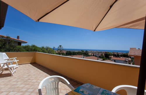 Siniscola House | Holiday Home 'La Caletta Casa per Vacanze' with Sea View & Terrace
