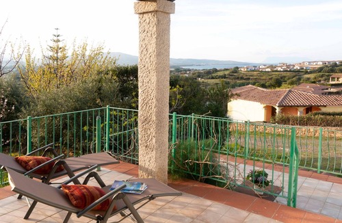 Tanaunella House | Holiday Home 'La Terrazza A Tanaunella - Sardinia' with Sea View, Private Terrace & Wi-Fi