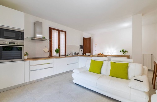 Bari Sardo House | Holiday Home 'Laura' with Private Terrace, Wi-Fi and Air Conditioning
