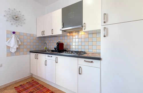 Castelsardo Historic Centre House | Holiday Home 'Mare Nostrum' with Mountain View, Private Terrace and Air Conditioning