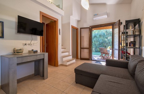 San Pietro a Mare House | Holiday Home 'Metelli' with Private Terrace, Private Garden and Air Conditioning