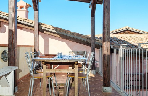 Baia Caddinas House | Holiday Home 'Orizzonti 34' with Sea View, Private Terrace and Air Conditioning