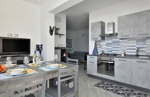 Torre di Bari House | Holiday Home "Ri - Ale" with Private Terrace, Private Parking & Wi-Fi