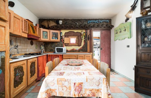 Posada House | Holiday Home "Sa Burrida" with Garden, Covered Terrace & Fireplace