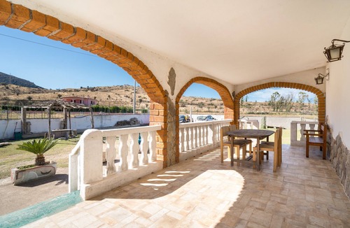 Posada House | Holiday Home "Sa Burrida" with Garden, Covered Terrace & Fireplace
