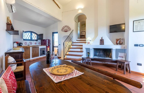 Sassari House | Holiday Home 'Sa Pintadera' with Private Terrace, Wi-Fi & Air Conditioning