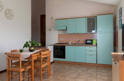 Tanaunella House | Holiday Home 'Vacanze Con Vista A Tanaunella' with Sea View, Wi-Fi & Air Conditioning