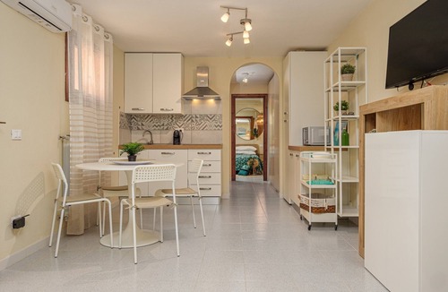Tiriddo House | Holiday home "Villa Caterina" with Sea VIew, Shared Pool & Wi-Fi