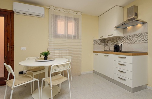 Tiriddo House | Holiday home "Villa Caterina" with Sea VIew, Shared Pool & Wi-Fi