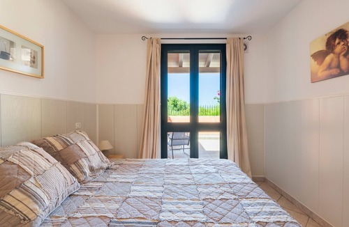 Torre di Bari House | Holiday Home 'Villa De La Torré Di Bari Sardo' with Sea View, Private Terrace and Air Conditioning