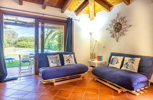 Stintino House | Holiday Home 'Villa Rosa with Private Pool', Wi-Fi and Air Conditioning
