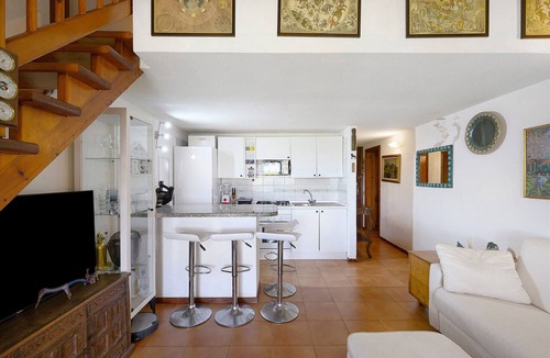 San Teodoro House | Holiday Home 'Villetta Cala Paradiso' with Sea View, Shared Terrace and Air Conditioning