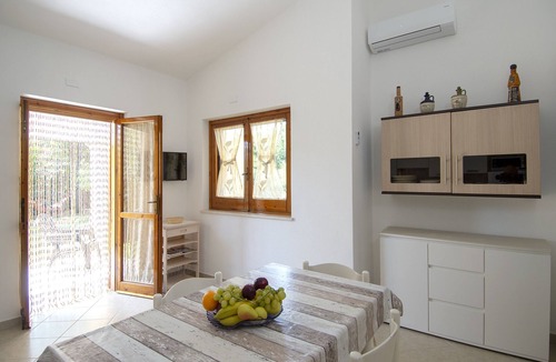 Geremeas House | Holiday Home ‘Villetta a Geremeas’ with Wi-Fi, Air Conditioning, Garden & Terrace