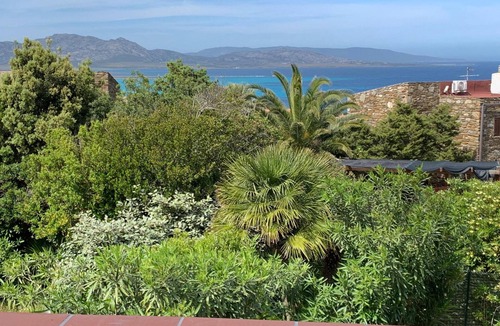 Stintino House | Holiday Home 'Villino Le Ortensie' with Sea View, Garden & A/C