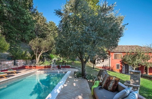 Acqualagna House | Holiday house Acqualagna for 1 - 10 persons with 5 bedrooms - Holiday home