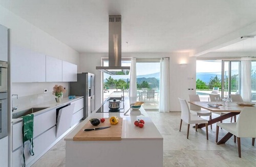 Acqualagna House | Holiday house Acqualagna for 1 - 8 persons with 4 bedrooms - Holiday home