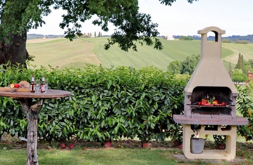 Colle San Valentino House | Holiday house Cingoli for 1 - 8 persons with 3 bedrooms - Holiday home