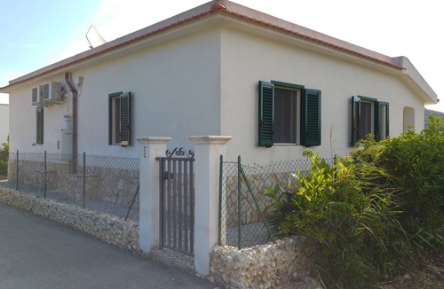 Chiesiola Villa | Holiday in Villino n ° 9 Giovanna DISANTI, immersed in the green of the Villa in GARGANO