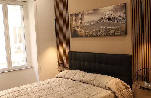 Naples City Centre Apartment | Holiday Moon Reflection