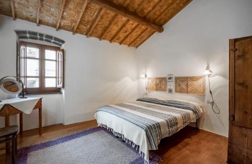 Seneghe Villa | Home Slow between Sea and Olive Trees, Terrace and Tranquility in the Village of Seneghe