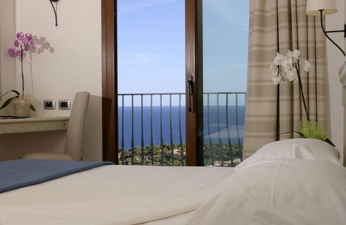 Cala Gonone Hotel | Hotel Brancamaria
