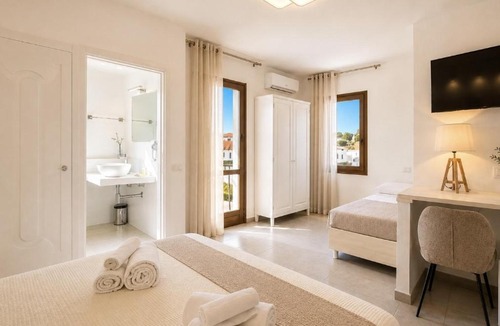 Sos Alinos Hotel | Hotel Cala d'Oro - Hotel a pochi minuti dal mare di Cala Liberotto