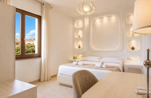 Sos Alinos Hotel | Hotel Cala d'Oro - Hotel a pochi minuti dal mare di Cala Liberotto